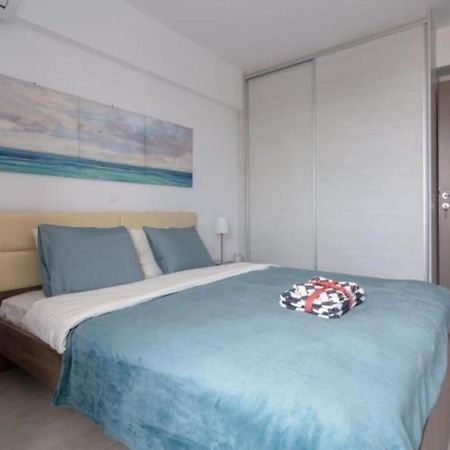 New Spacious Apartment Located In Pireus Exteriör bild