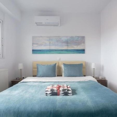 New Spacious Apartment Located In Pireus Exteriör bild