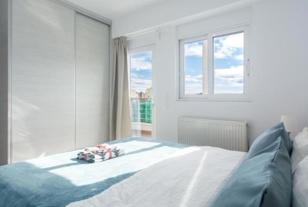 New Spacious Apartment Located In Pireus Exteriör bild
