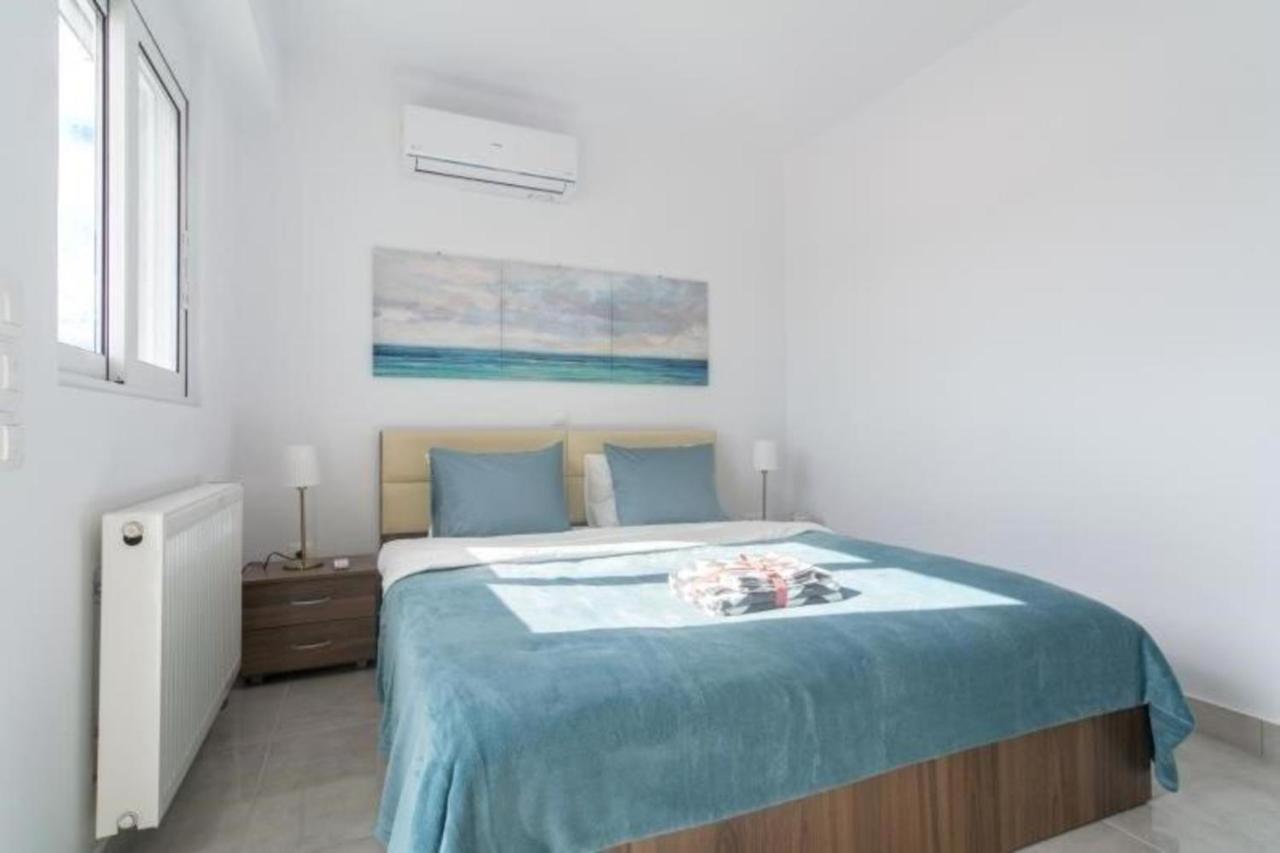 New Spacious Apartment Located In Pireus Exteriör bild