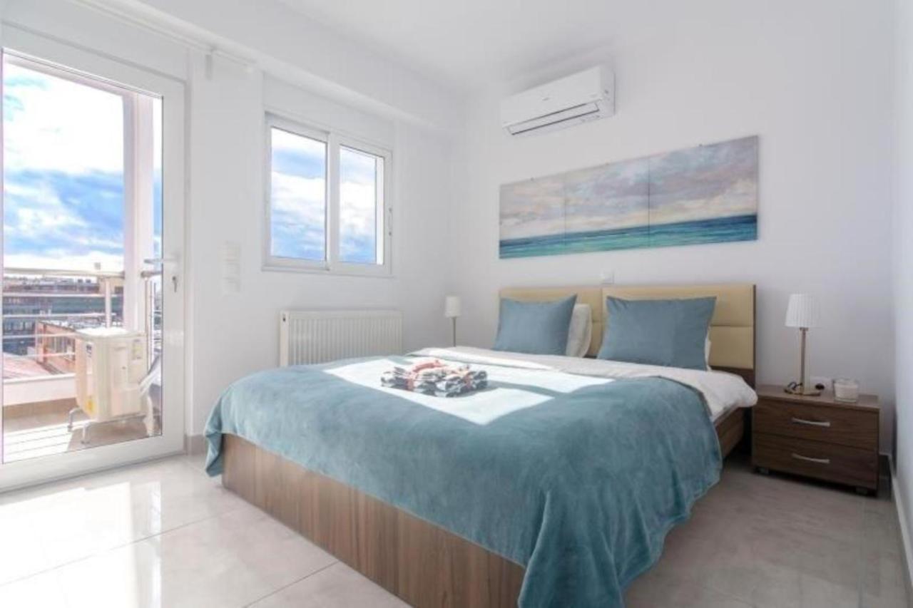 New Spacious Apartment Located In Pireus Exteriör bild