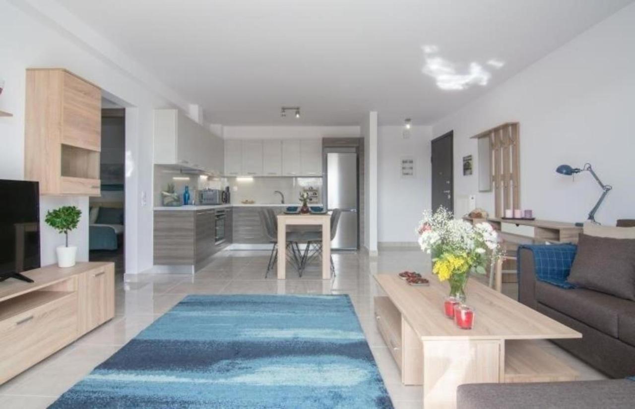 New Spacious Apartment Located In Pireus Exteriör bild