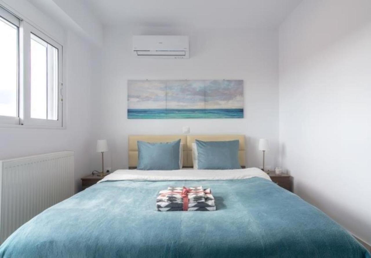 New Spacious Apartment Located In Pireus Exteriör bild
